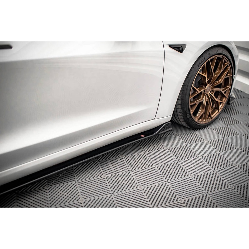 Tesla Model 3 (2017-2024) Maxton Design Side Skirts V.2