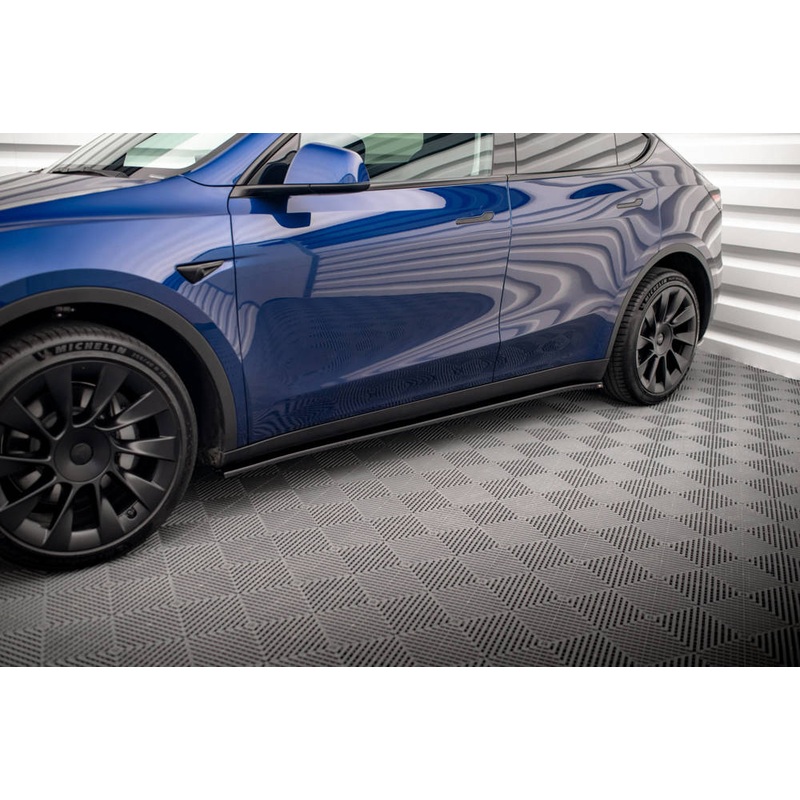 Tesla Model Y (ALL YEARS)  Maxton Design Side Skirts V.2 Tesla Model Y