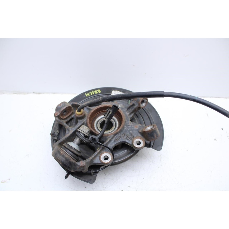 2016-2021 Jeep Grand Cherokee Rear Left Side Spindle Knuckle Hub 68253397AB OEM
