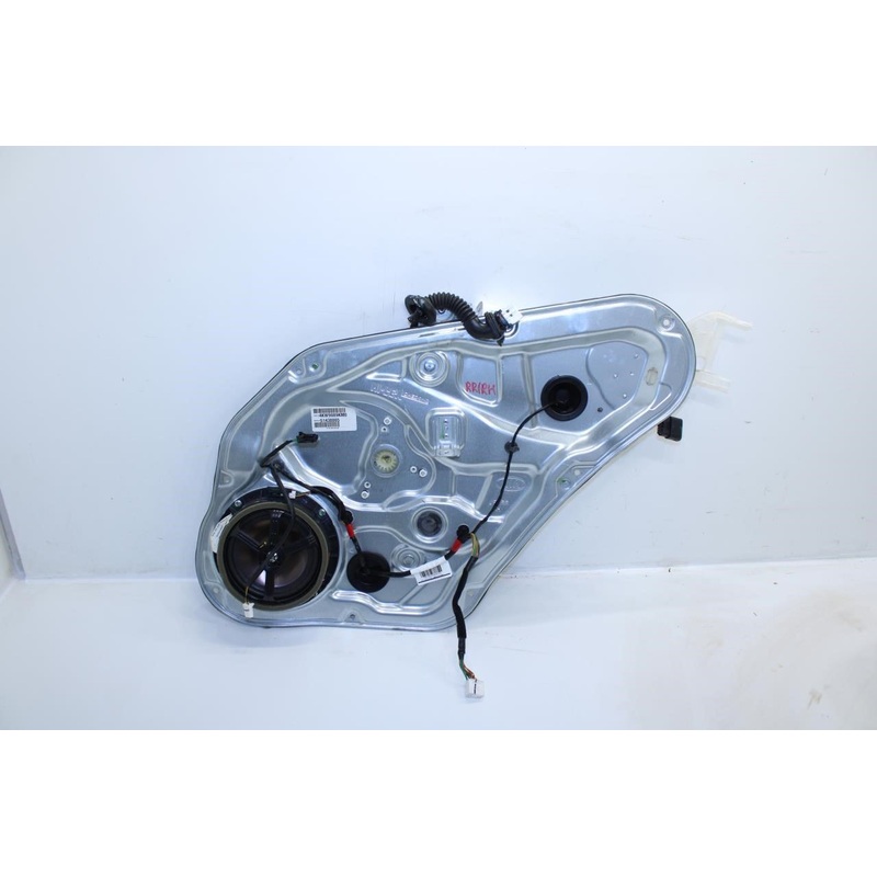 2011-2015 Kia Sorento Rear Right Door Window Regulator w/ Carrier 83402-2P000