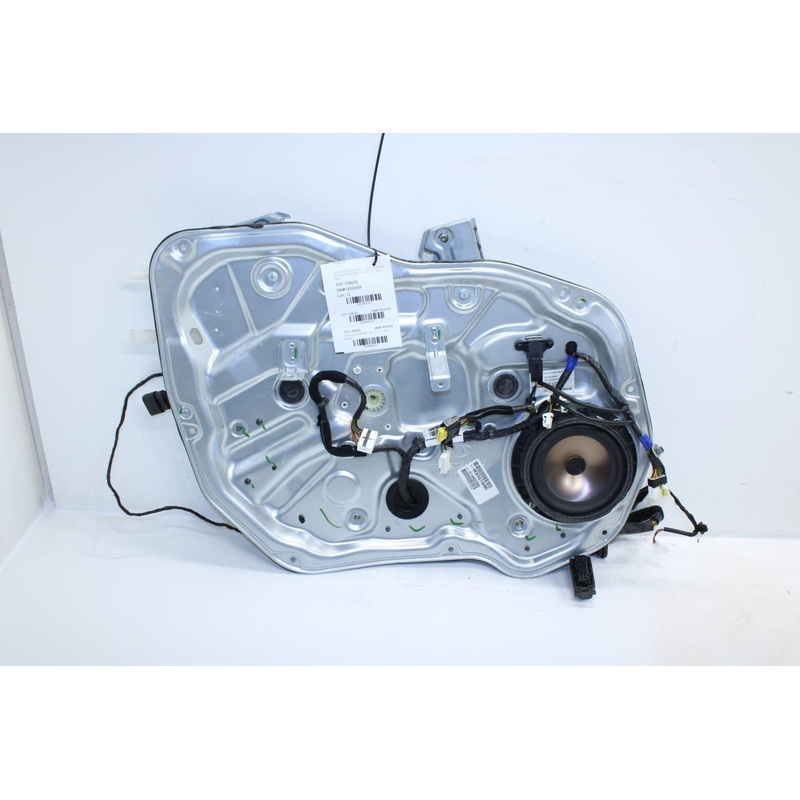 2013-2015 Kia Sorento Front Left Door Window Regulator w/ Carrier 82401-1U001