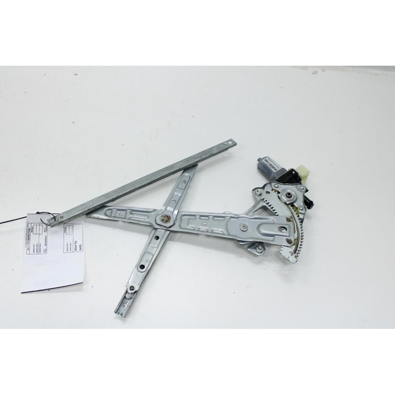 2014-2020 Nissan Rogue SV Rear Right Door Window Regulator w/ Motor 82720-4BA2A