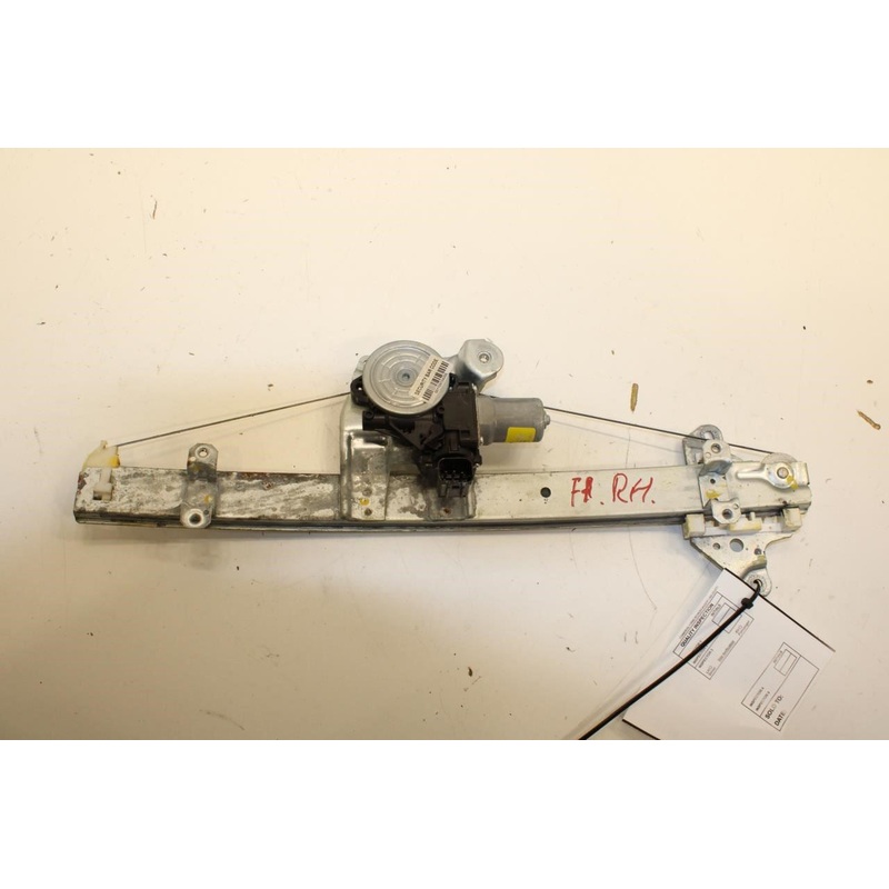 2019-22 Nissan Altima SL Front RH Door Window Regulator w/ Motor 80720-6CA0A OEM