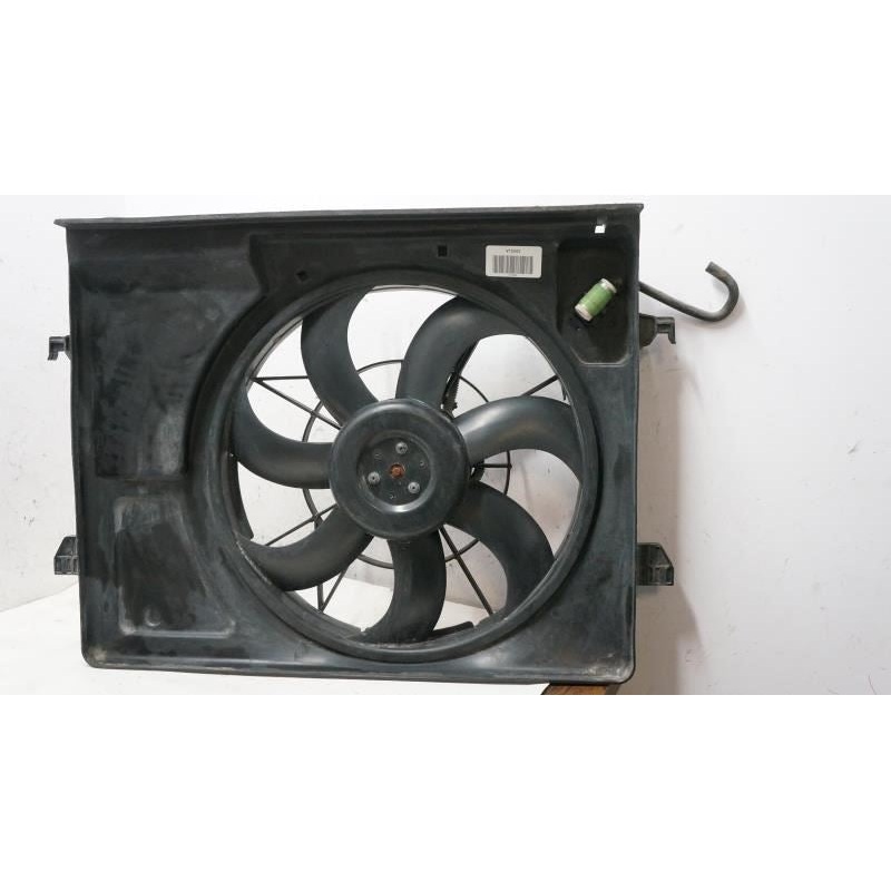 2009-2013 Kia Forte EX 2.0L Radiator Cooling Fan Motor Assembly 253801M050 OEM