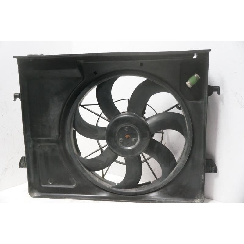 2010-2013 Kia Forte 2.4L Radiator Cooling Fan Motor Assembly 253801M050 OEM