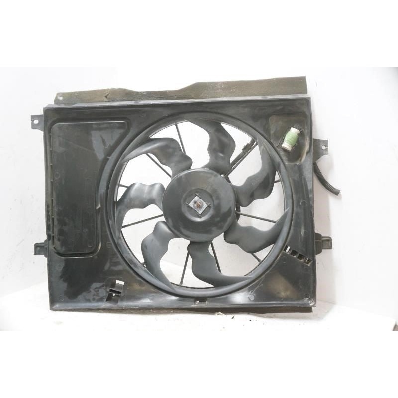 2014-2019 Kia Soul Radiator Cooling Fan Motor Assembly 25380B2000 OEM