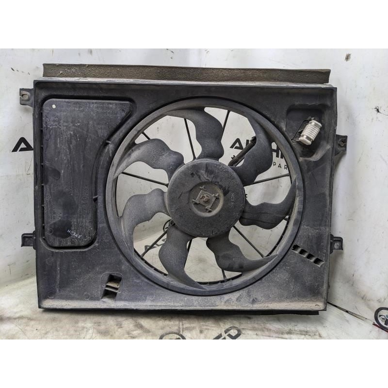 2012-2013 Kia Soul+ 2.0L Radiator Cooling Fan Motor Assembly 253802K600 OEM