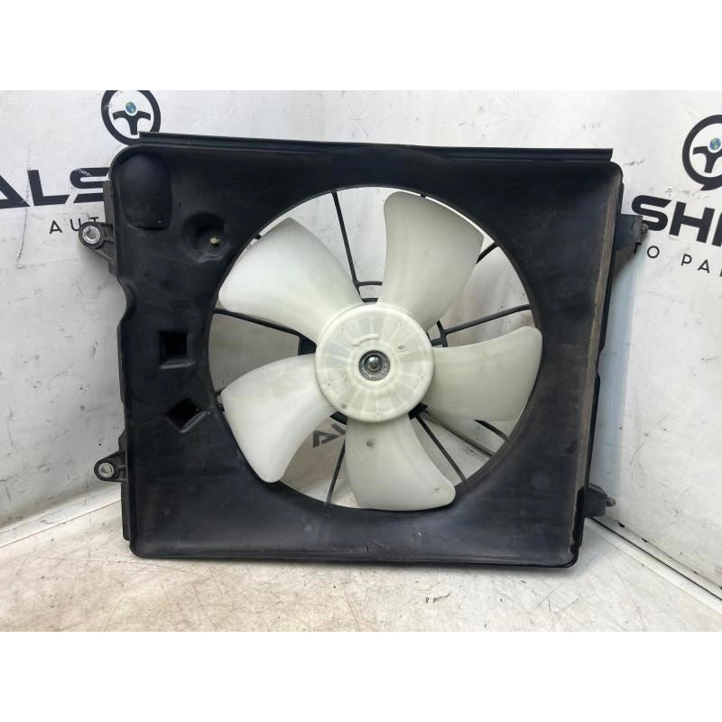 2012-2014 Honda CR-V LH Radiator Cooling Fan Motor Assembly 19015-R5A-A01 OEM