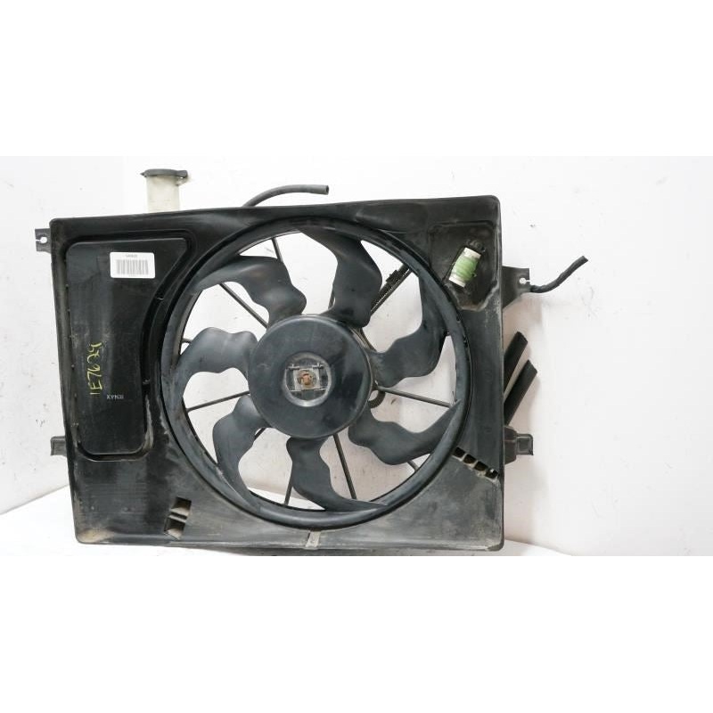 2014-2016 Kia Forte LX 1.8L Radiator Cooling Fan Motor Assembly 253803X000 OEM