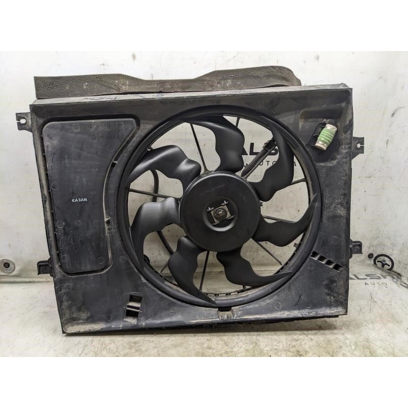 2014-2019 Kia Soul 1.6L Left Radiator Cooling Fan Motor Assembly 25380-B2000 OEM
