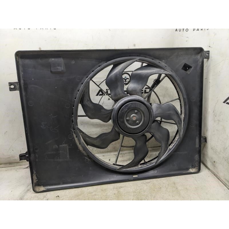 2015-20 Kia Sorento EX 3.3L Radiator Cooling Fan Motor Assembly 25380-C6600 OEM