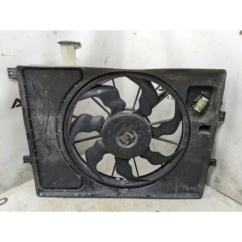 2015-2018 Kia Forte Radiator Cooling Fan Motor Assembly 25380-3X500 OEM