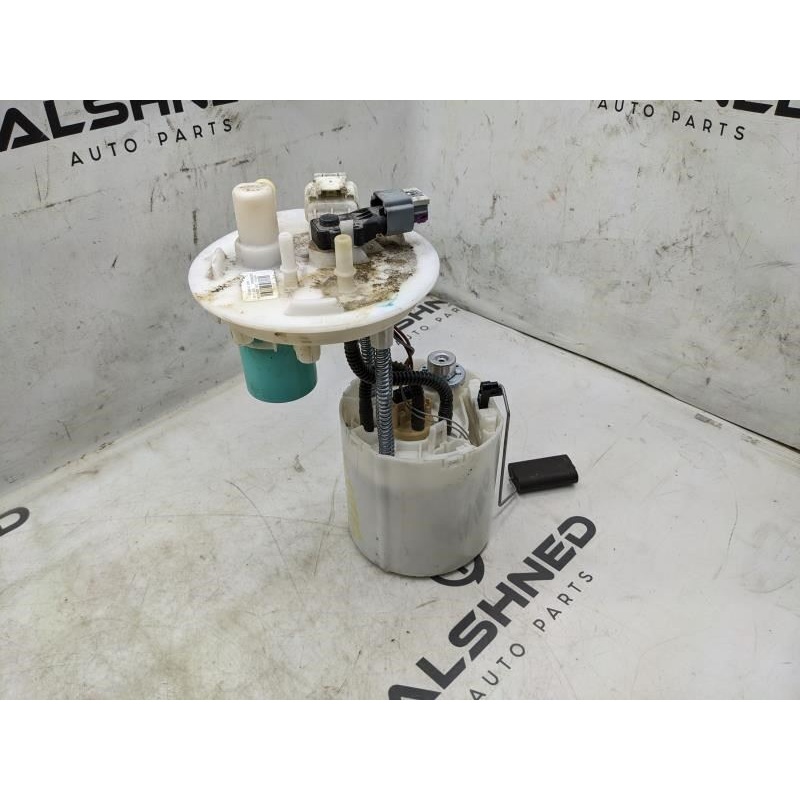 2013 Chevrolet Malibu Fuel Pump Assembly 13575141 OEM