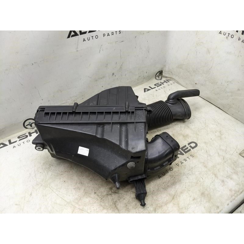 2013-2015 Jaguar XF 3.0L Right Air Intake Cleaner Assembly C2D17103 OEM